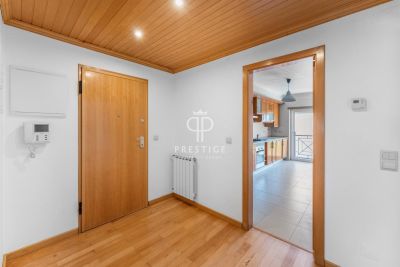 Stylish 2 bedroom Apartment for sale in Carcavelos, Cascais, Central Portugal