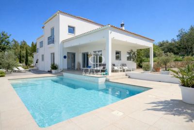 Beautiful 3 bedroom Villa for sale with countryside and panoramic views in Loule, Algarve