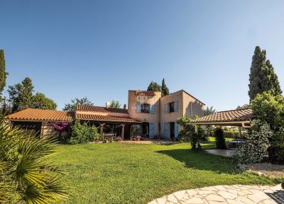 Authentic 4 bedroom Villa for sale with countryside view in Saint Cyprien, Occitanie