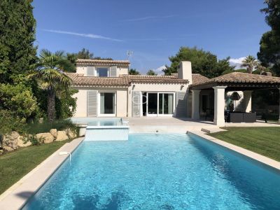 Stylish 6 bedroom Villa for sale in Saint Tropez, Provence Alpes Cote d'Azur