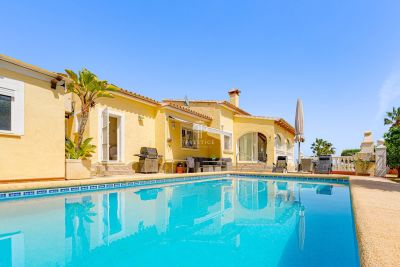 Stunning 3 bedroom Villa with sea and panoramic views in Los Molinos, Benitachell, Valencia