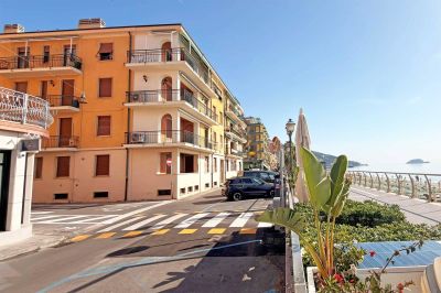 Beautiful 2 bedroom Apartment for sale with sea view in Alassio, Liguria
