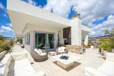 Immaculate 3 bedroom Apartment for sale with panoramic view in Cannes, Provence Alpes Cote d'Azur