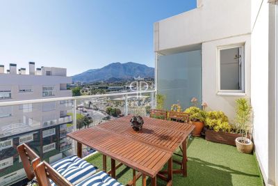 Immaculate 2 bedroom Penthouse Apartment for sale in Estepona, Andalucia
