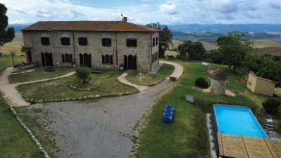 8 bedroom farmhouse for sale, Volterra, Pisa, Tuscany