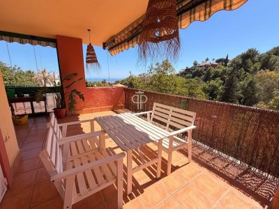 Stylish 3 bedroom Apartment for sale with sea and panoramic views in Torreblanca, Fuengirola, Andalucia