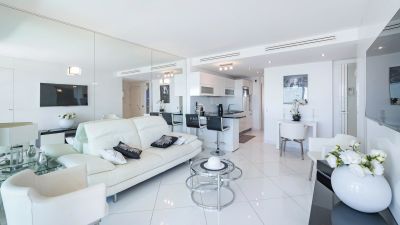 Stunning 2 bedroom Apartment for sale with sea view in Cannes, Provence Alpes Cote d'Azur