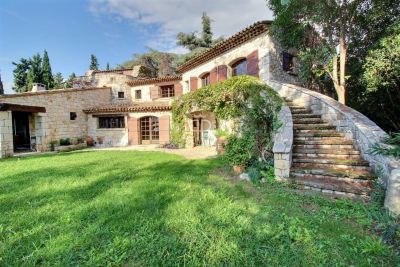 Spacious 5 bedroom Villa for sale with panoramic view in Colomars, Provence Alpes Cote d'Azur