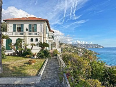 Inviting 2 bedroom Apartment for sale with sea and panoramic views in Bordighera, Liguria