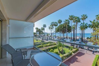 Frontline 2 bedroom Apartment for sale with sea and panoramic views in La Croisette, Cannes, Provence Alpes Cote d'Azur