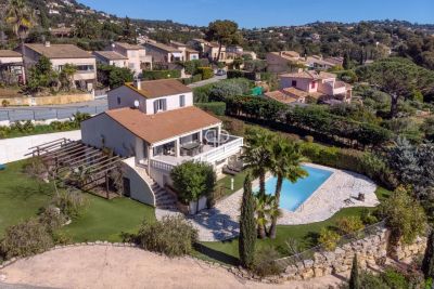 Inviting 4 bedroom Villa for sale with panoramic view in La Croix Valmer, Provence Alpes Cote d'Azur