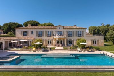Immaculate 6 bedroom Estate for sale with sea and panoramic views in Cap d'Antibes, Provence Alpes Cote d'Azur