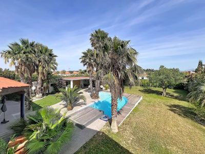 Immaculate 4 bedroom Villa for sale with panoramic and countryside views in Pollestres, Occitanie