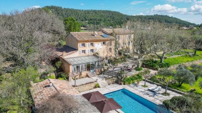 Beautiful 4 bedroom House for sale with panoramic and countryside views in Le Val, Provence Alpes Cote d'Azur