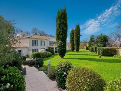 Income Producing 25 bedroom House for sale with countryside view in Cognac, Nouvelle Aquitaine