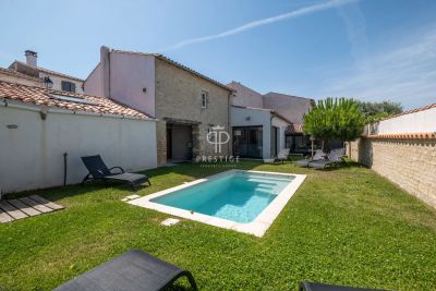 Immaculate 4 bedroom House for sale in La Flotte, Nouvelle Aquitaine