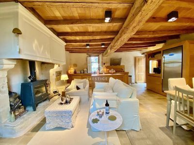 Authentic 2 bedroom House for sale with countryside view in Bouhet, La Rochelle, Nouvelle Aquitaine