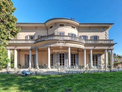 Unique 8 bedroom Villa for sale with countryside view in Como, Lombardy