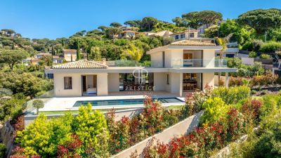Immaculate 4 bedroom House for sale with sea view in Sainte Maxime, Provence Alpes Cote d'Azur