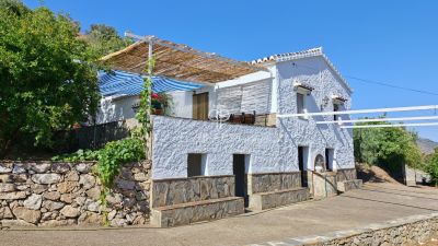 Authentic 4 bedroom House for sale with countryside view in Canillas de Aceituno, Andalucia