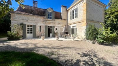 10 bedroom Chateau for sale with Income Potential in Sainte Foy la Grande, Nouvelle Aquitaine