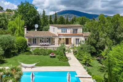 Immaculate 5 bedroom Villa for sale with panoramic view in Roquefort les Pins, Provence Alpes Cote d'Azur