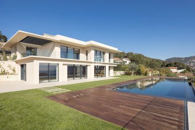 Immaculate 5 bedroom Villa for sale with panoramic and sea views in Nice, Provence Alpes Cote d'Azur