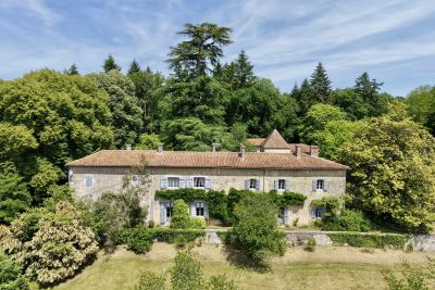 Authentic 6 bedroom Manor House for sale with countryside view in Angouleme, Nouvelle Aquitaine