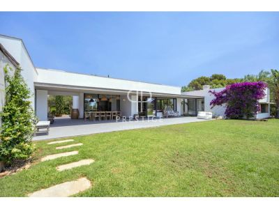 Unique 5 bedroom Villa for sale with countryside view in Llucmacanes, Menorca
