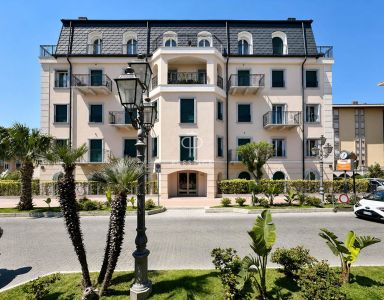 Immaculate 1 bedroom Apartment for sale with panoramic view in Bordighera, Liguria