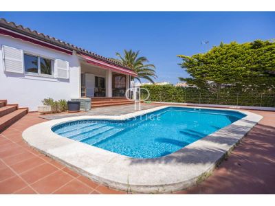 Stylish 4 bedroom Villa for sale with sea view in Santa Ana, Menorca