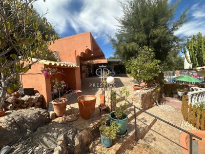 Authentic 4 bedroom Villa for sale with panoramic and sea views in Loule, Algarve