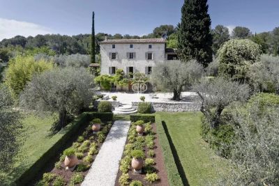 Immaculate 5 bedroom House for sale with countryside view in Roquefort les Pins, Provence Alpes Cote d'Azur