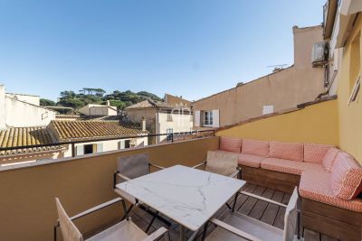 Renovated 4 bedroom Duplex Apartment for sale in Saint Tropez, Provence Alpes Cote d'Azur
