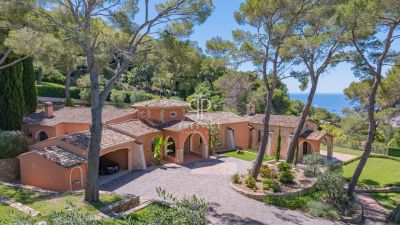 Immaculate 6 bedroom House for sale with panoramic and sea views in Le Cannet, Cannes, Provence Alpes Cote d'Azur