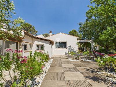 7 bedroom House for sale with Income Potential in Eguilles, Provence Alpes Cote d'Azur