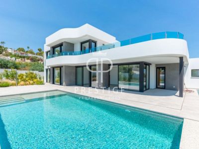 Immaculate 4 bedroom Villa for sale with panoramic and sea views in Moraira, Valencia
