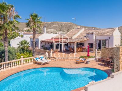 Stylish 3 bedroom Villa for sale with sea view in El Campello, Valencia