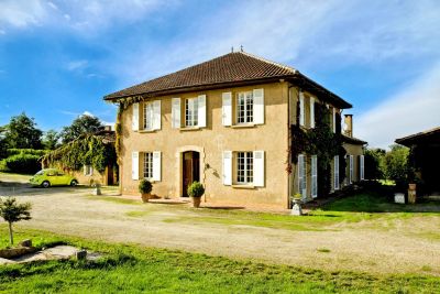 Unique 8 bedroom House for sale with countryside view in Mauleon d'Armagnac, Occitanie