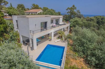 Luxury 4 bedroom House for sale with panoramic view in Saint Aygulf, Provence Alpes Cote d'Azur