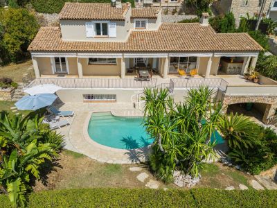 Stylish 4 bedroom Villa for sale with panoramic and sea views in Mougins, Provence Alpes Cote d'Azur