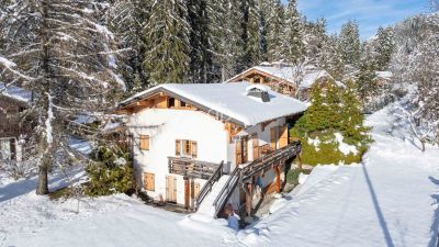 Authentic 5 bedroom Chalet for sale in Les Tines, Chamonix, Auvergne Rhone Alpes