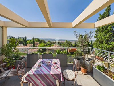 Spacious 2 bedroom Apartment for sale with panoramic view in Aix en Provence, Provence Alpes Cote d'Azur