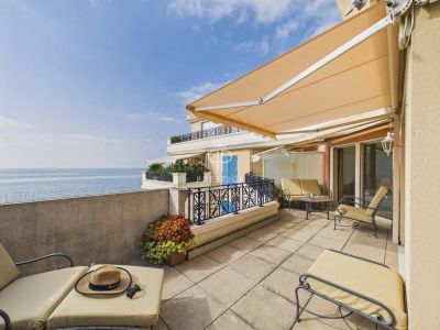 Waterfront 2 bedroom Apartment for sale with sea and panoramic views in Menton, Provence Alpes Cote d'Azur