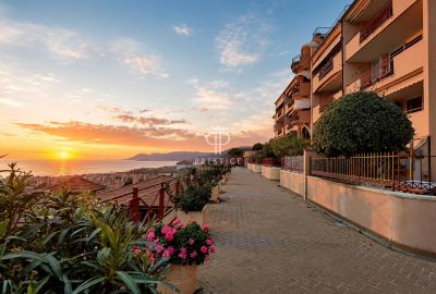 Spacious 1 bedroom Apartment for sale with sea view in Vallecrosia, Liguria