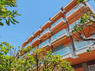 Beachfront 3 bedroom Apartment for sale with sea view in Bordighera, Liguria