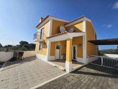 Stunning 4 bedroom Villa for sale with countryside view in Alfeizerao, Central Portugal