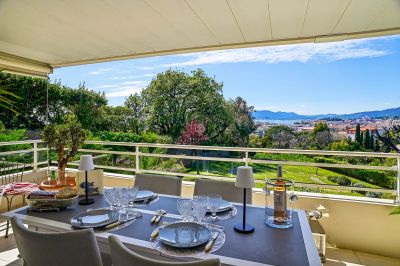 Renovated 2 bedroom Apartment for sale with sea and panoramic views in Cannes, Provence Alpes Cote d'Azur