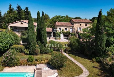 Authentic 6 bedroom Farmhouse for sale with countryside view in Uzes, Occitanie