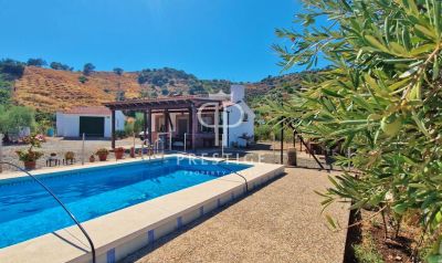Unique 5 bedroom House for sale with countryside view in Comares, Andalucia